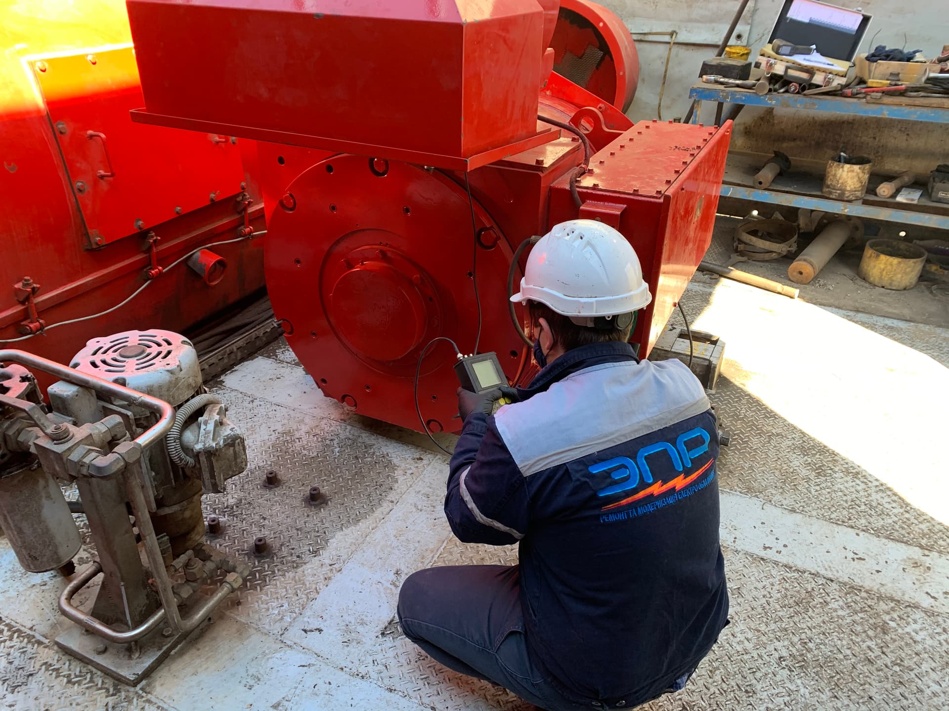 Vibration measurement of an electric machine on site
