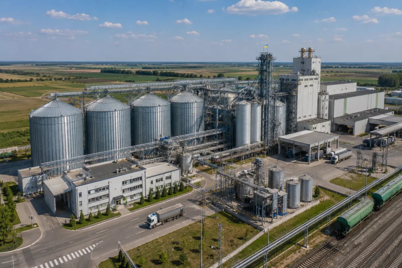 Агропромислові підприємства та елеватори